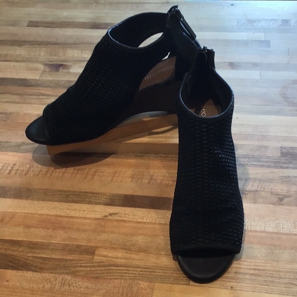 Donald J Pliner Jace Black Suede Open Toe Wedge Heels. - Picture 2 of 8